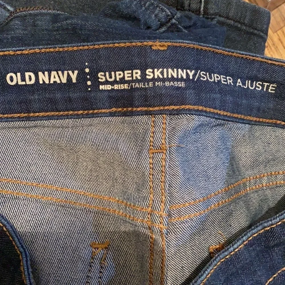 Old Navy Super Skinny Size 6
